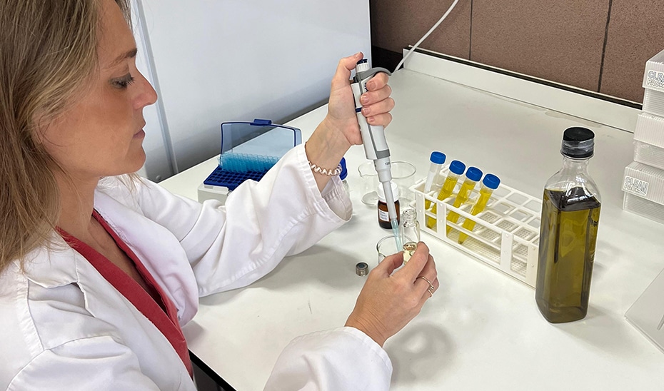 Investigadores andaluces aplican IA para predecir el aroma del aceite de oliva virgen extra